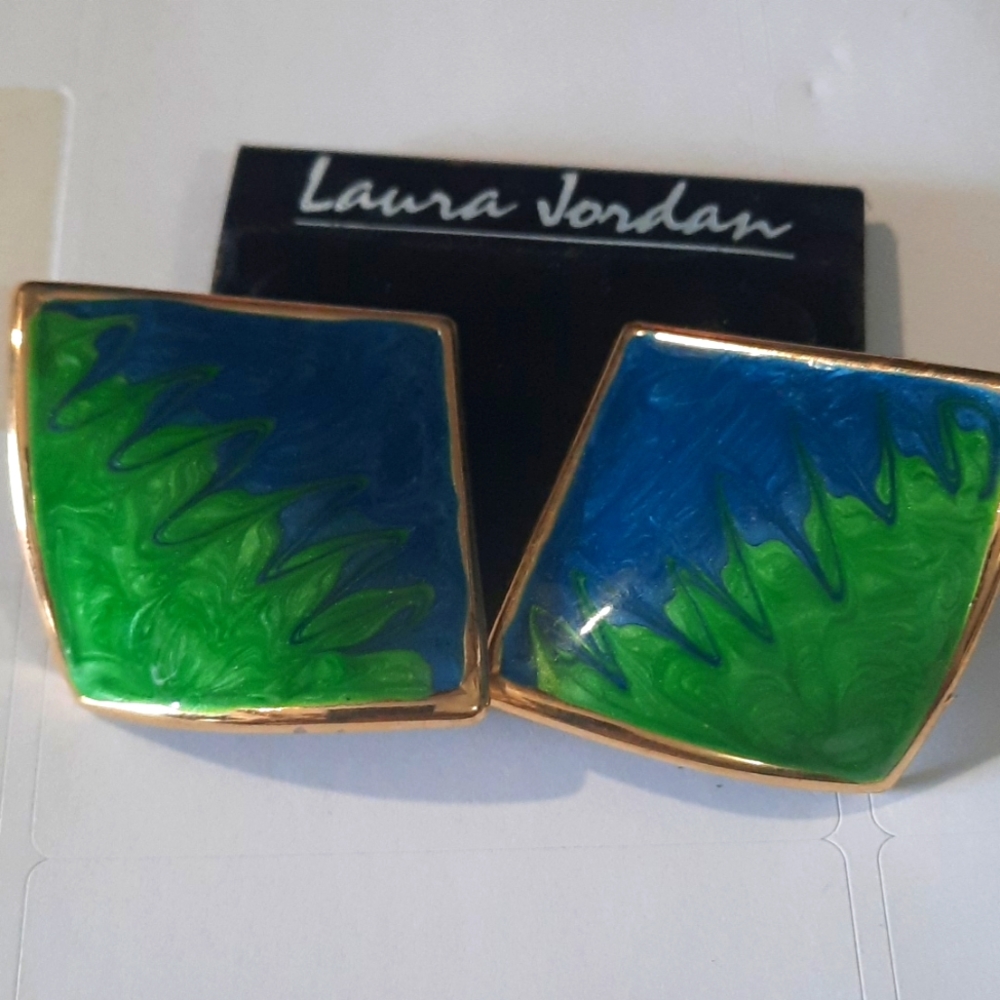 Ear rings